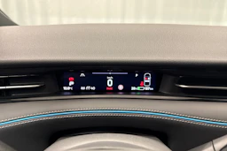 valkoinen Volkswagen ID.7 2024 kuva 14.