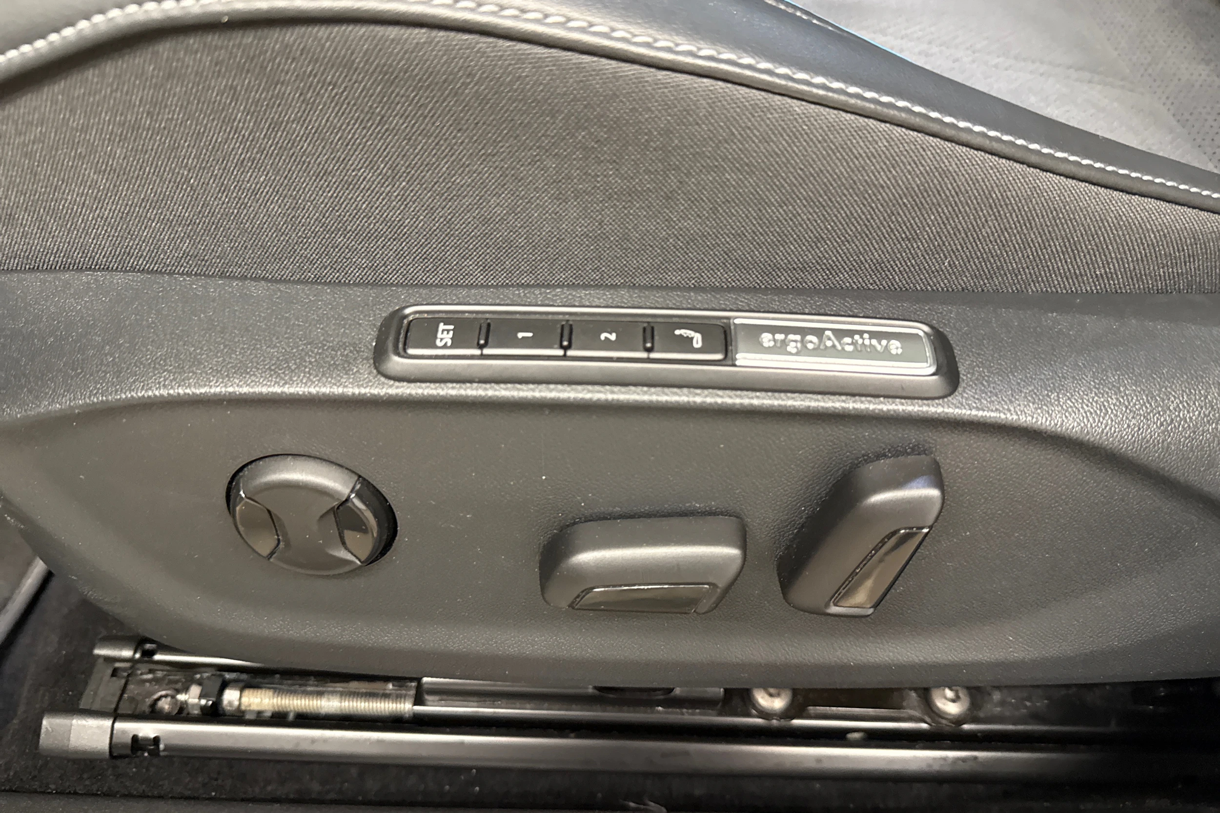 valkoinen Volkswagen ID.7 2024 kuva 26.