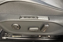 valkoinen Volkswagen ID.7 2024 kuva 26.