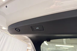 valkoinen Volkswagen ID.7 2024 kuva 29.