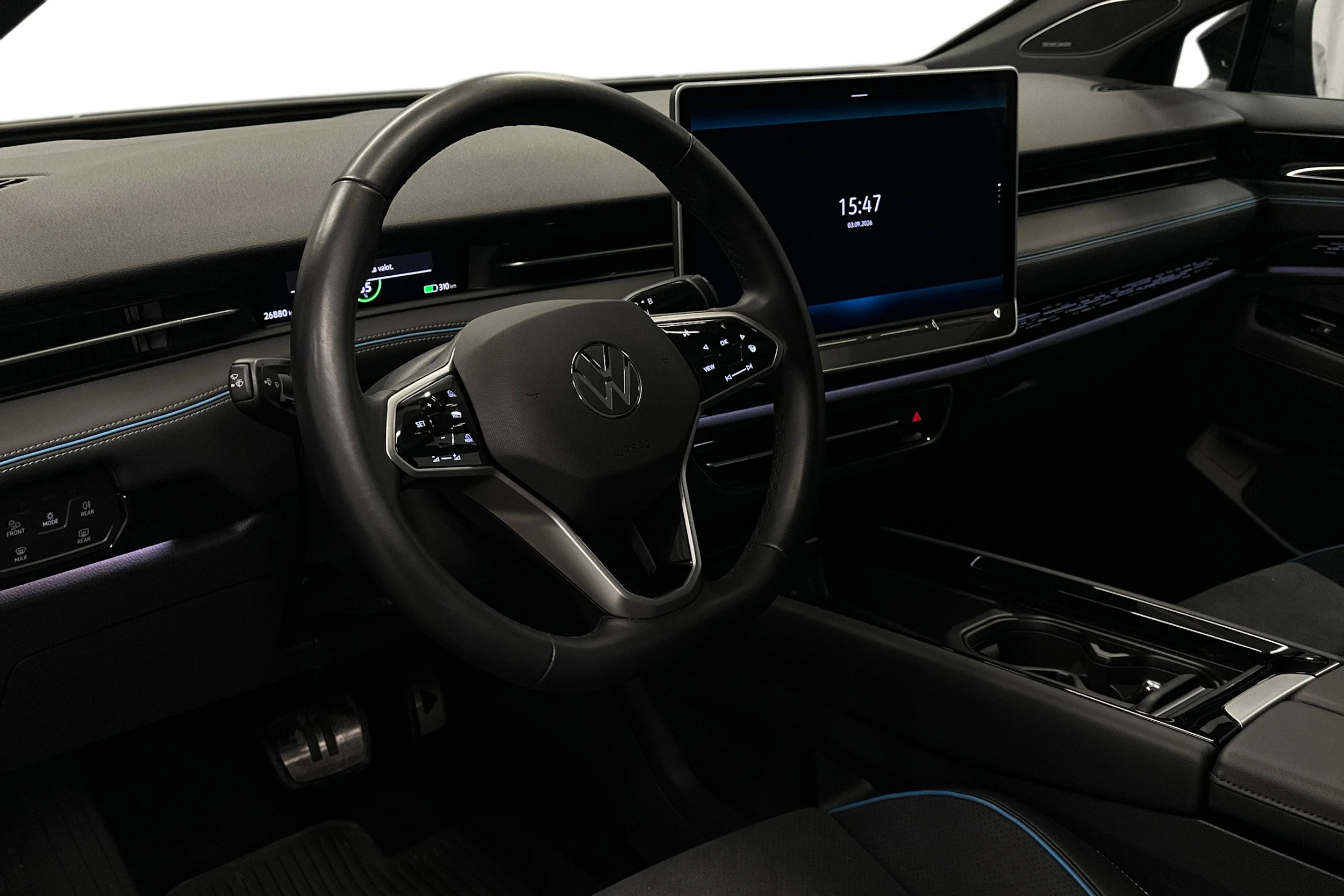 sininen Volkswagen ID.7 2024 kuva 6.