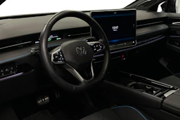 sininen Volkswagen ID.7 2024 kuva 6.
