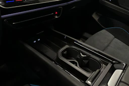 sininen Volkswagen ID.7 2024 kuva 34.