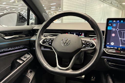 Harmaa Volkswagen ID.7 2024 kuva 12.
