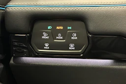 Harmaa Volkswagen ID.7 2024 kuva 18.
