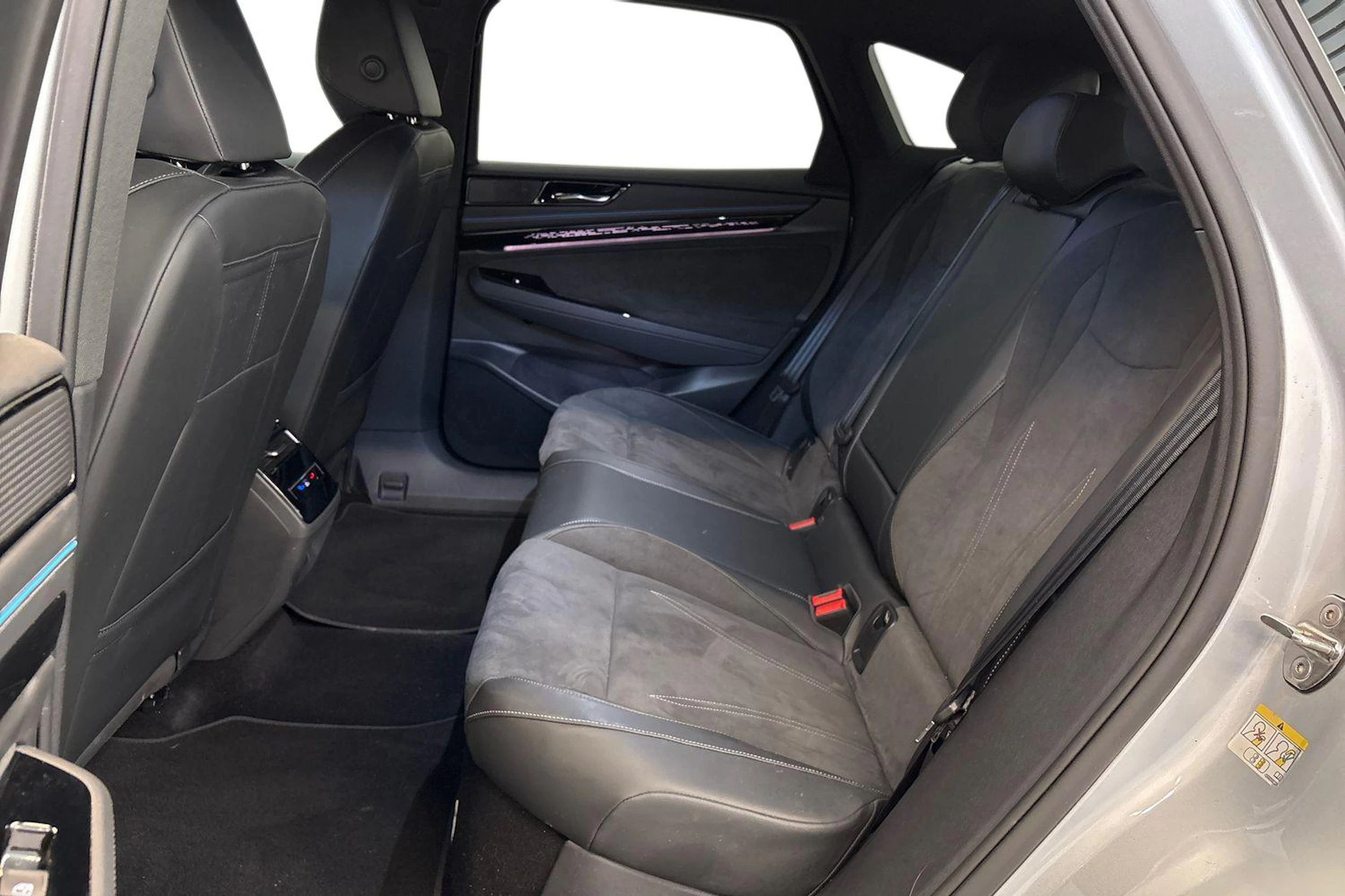 harmaa Volkswagen ID.7 2024 kuva 8.