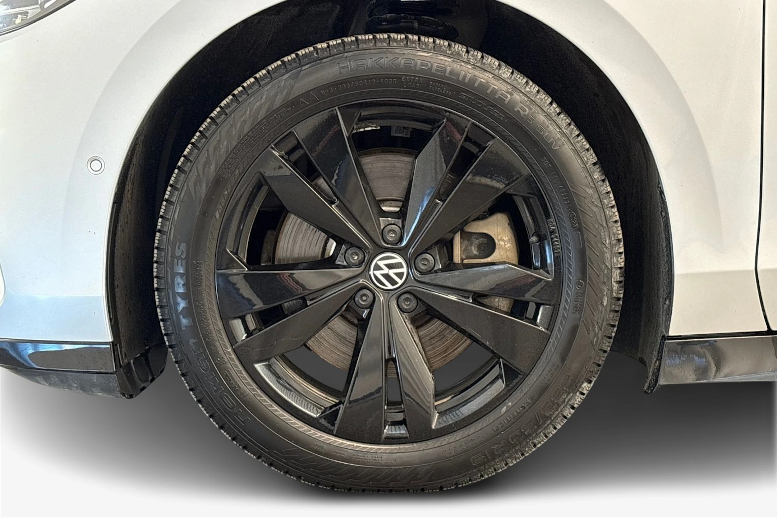 harmaa Volkswagen ID.7 2024 kuva 9.