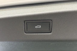 harmaa Volkswagen ID.7 2024 kuva 16.