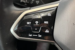 harmaa Volkswagen ID.7 2024 kuva 26.