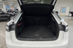 Valkoinen Volkswagen ID.7 2024 kuva 25.