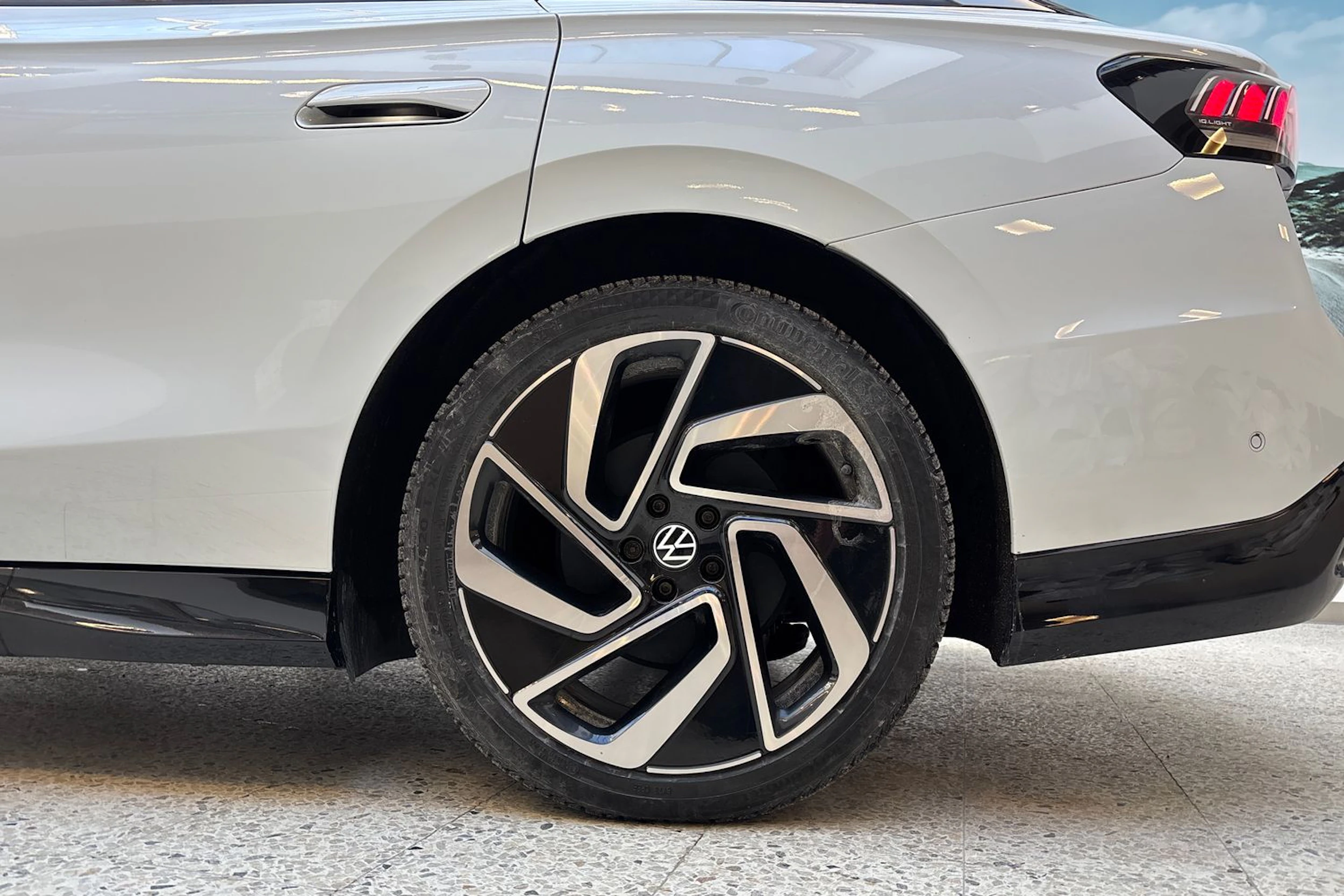 Valkoinen Volkswagen ID.7 2024 kuva 10.