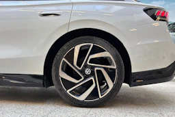 Valkoinen Volkswagen ID.7 2024 kuva 10.