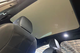 Valkoinen Volkswagen ID.7 2024 kuva 13.