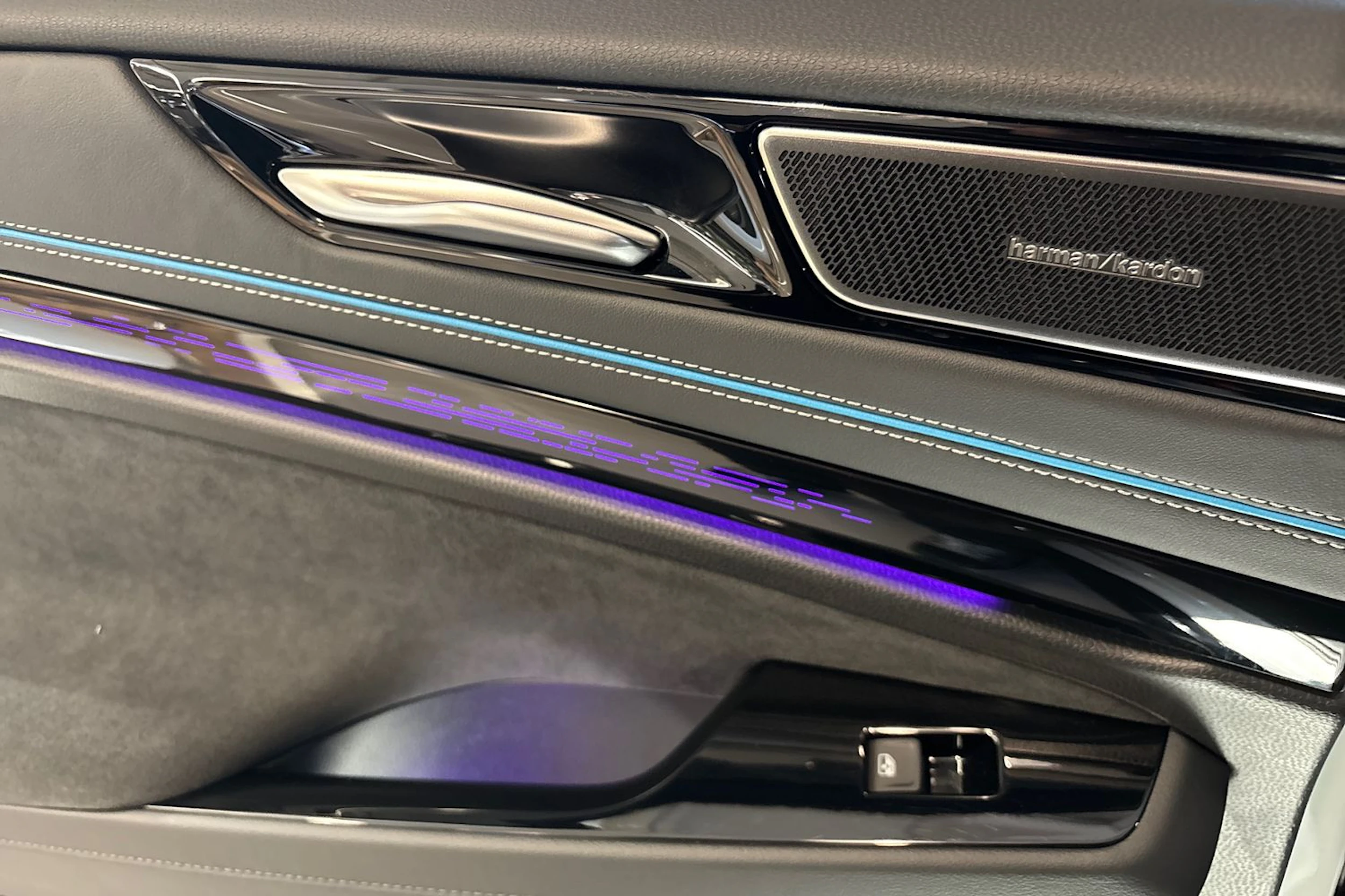 Valkoinen Volkswagen ID.7 2024 kuva 14.