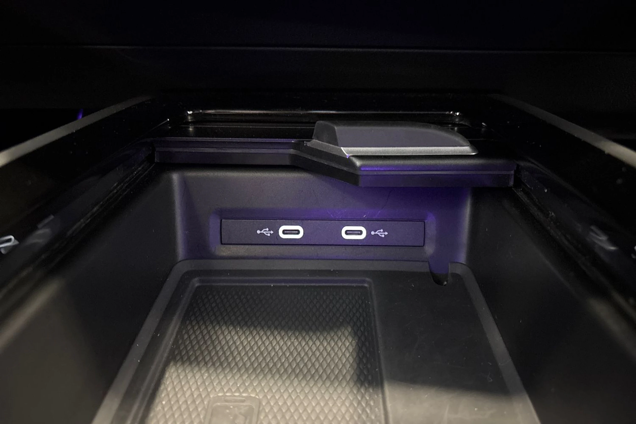 Valkoinen Volkswagen ID.7 2024 kuva 23.