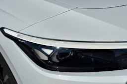 valkoinen Volkswagen ID.7 2024 kuva 17.