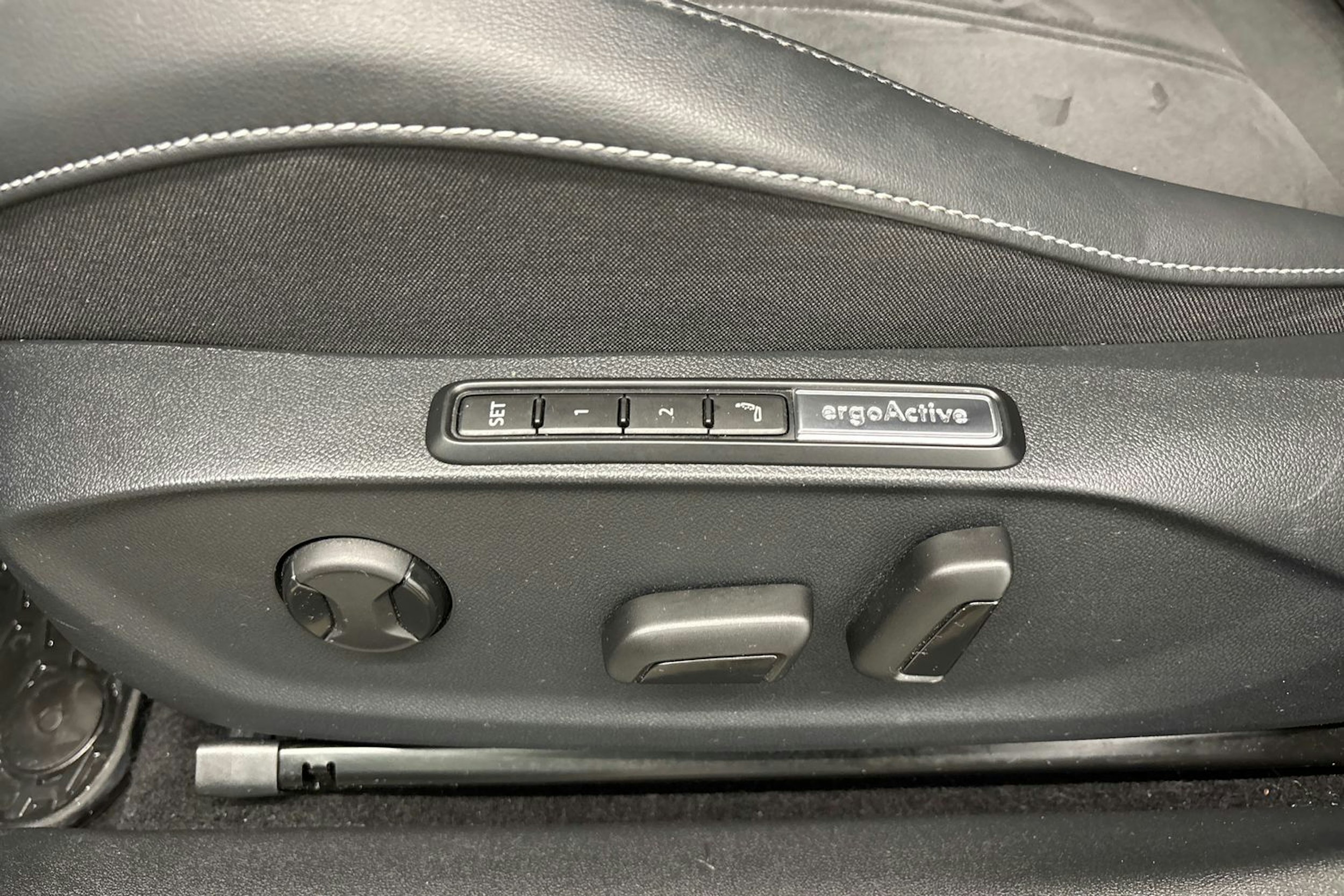 valkoinen Volkswagen ID.7 2024 kuva 29.