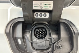 valkoinen Volkswagen ID.7 2024 kuva 33.