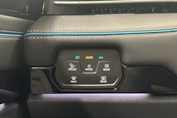 sininen Volkswagen ID.7 2024 kuva 18.