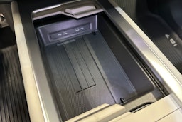 sininen Volkswagen ID.7 2024 kuva 28.