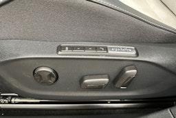 sininen Volkswagen ID.7 2024 kuva 31.