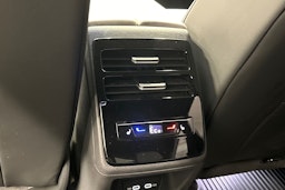 sininen Volkswagen ID.7 2024 kuva 34.