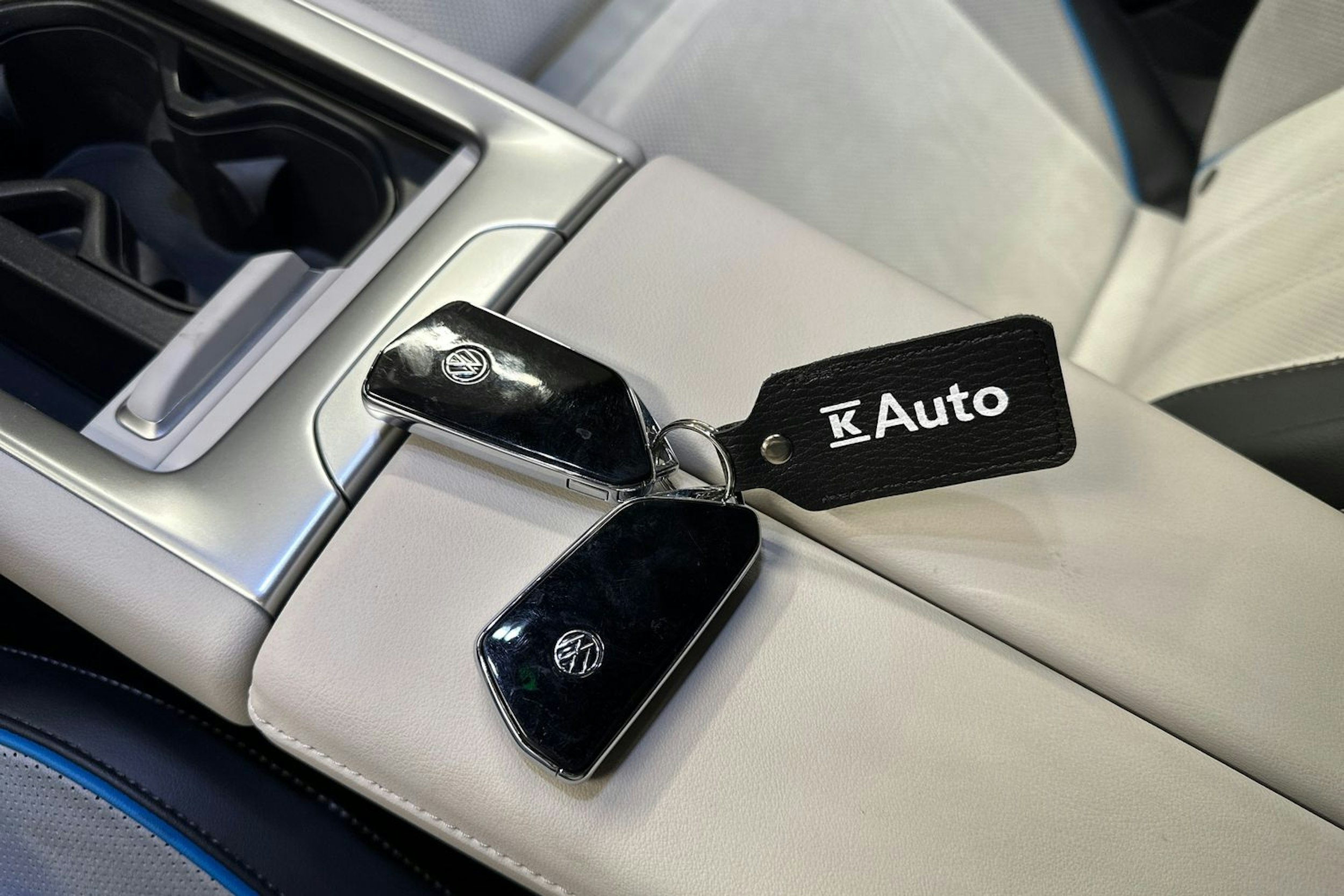 sininen Volkswagen ID.7 2024 kuva 39.