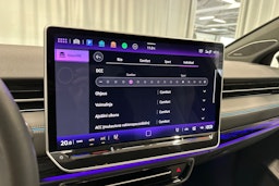 sininen Volkswagen ID.7 2024 kuva 26.
