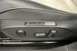 sininen Volkswagen ID.7 2024 kuva 33.