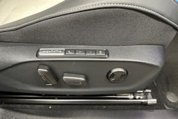 sininen Volkswagen ID.7 2024 kuva 34.