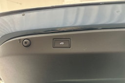 sininen Volkswagen ID.7 2024 kuva 39.