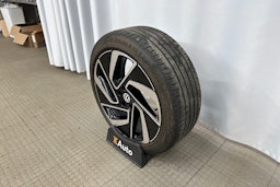 valkoinen Volkswagen ID.7 2024 kuva 13.