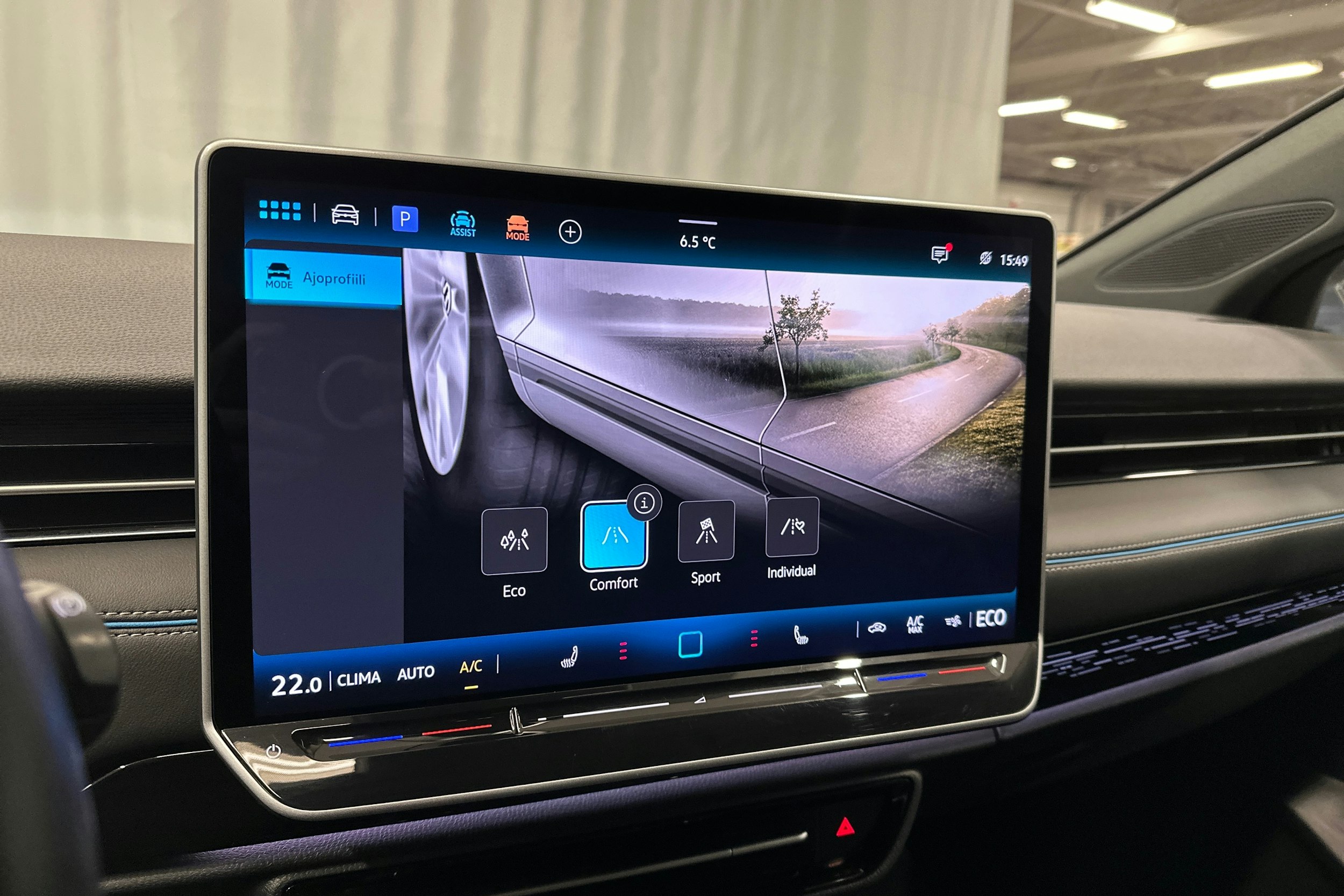 valkoinen Volkswagen ID.7 2024 kuva 21.