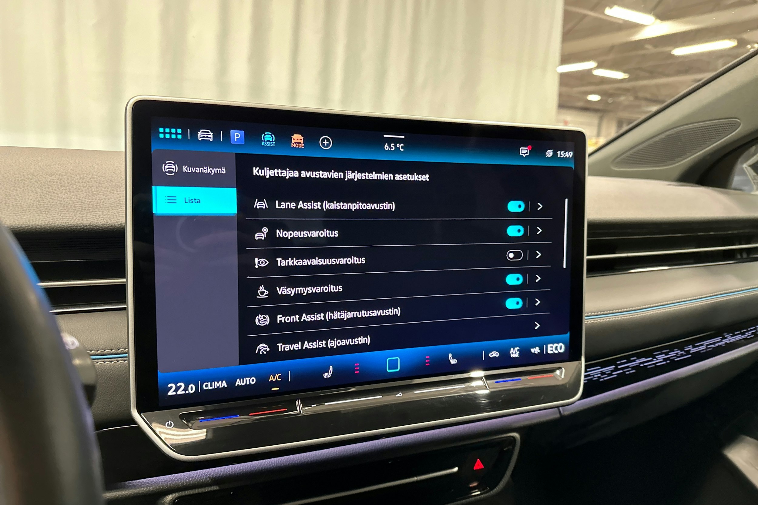 valkoinen Volkswagen ID.7 2024 kuva 22.