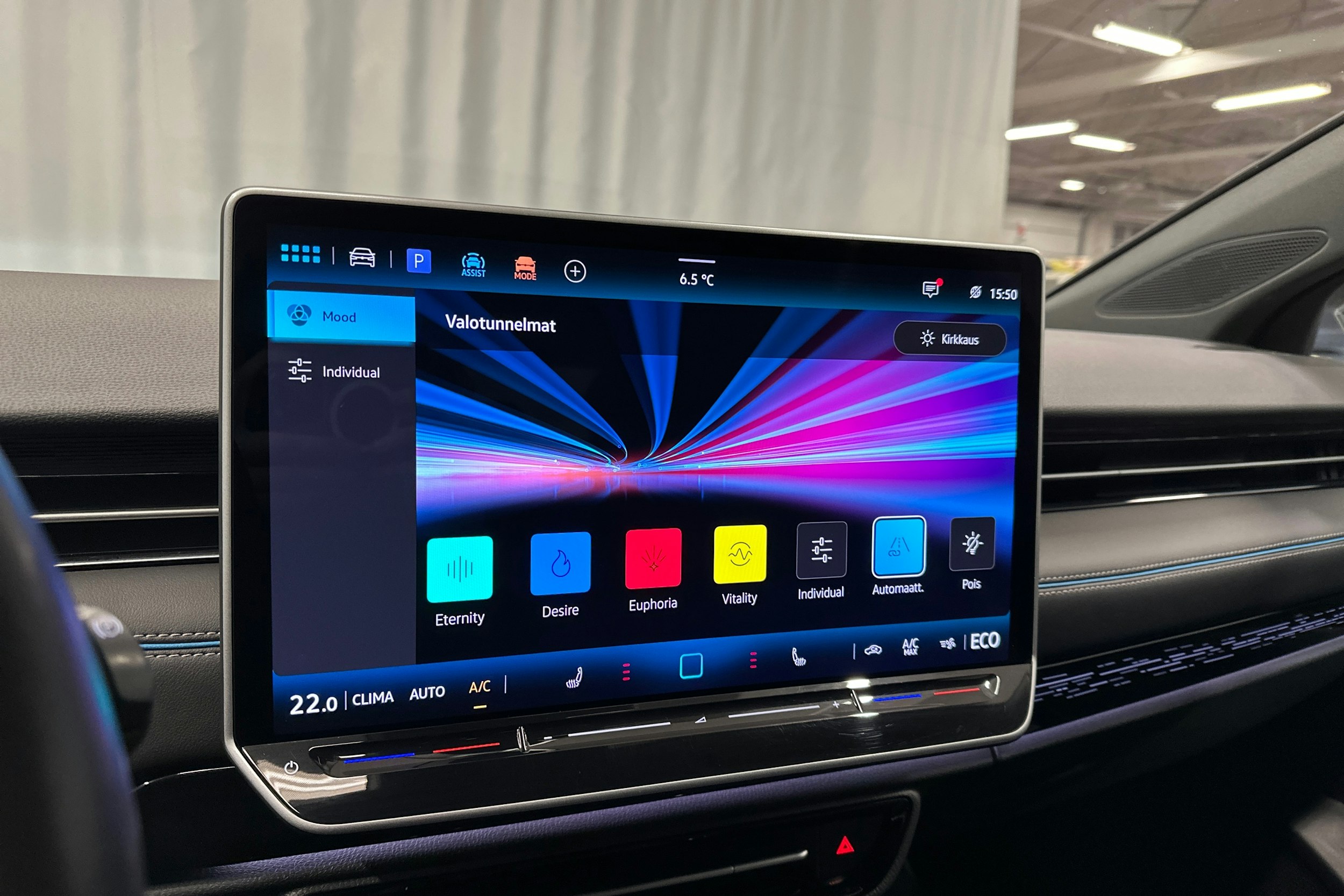 valkoinen Volkswagen ID.7 2024 kuva 27.