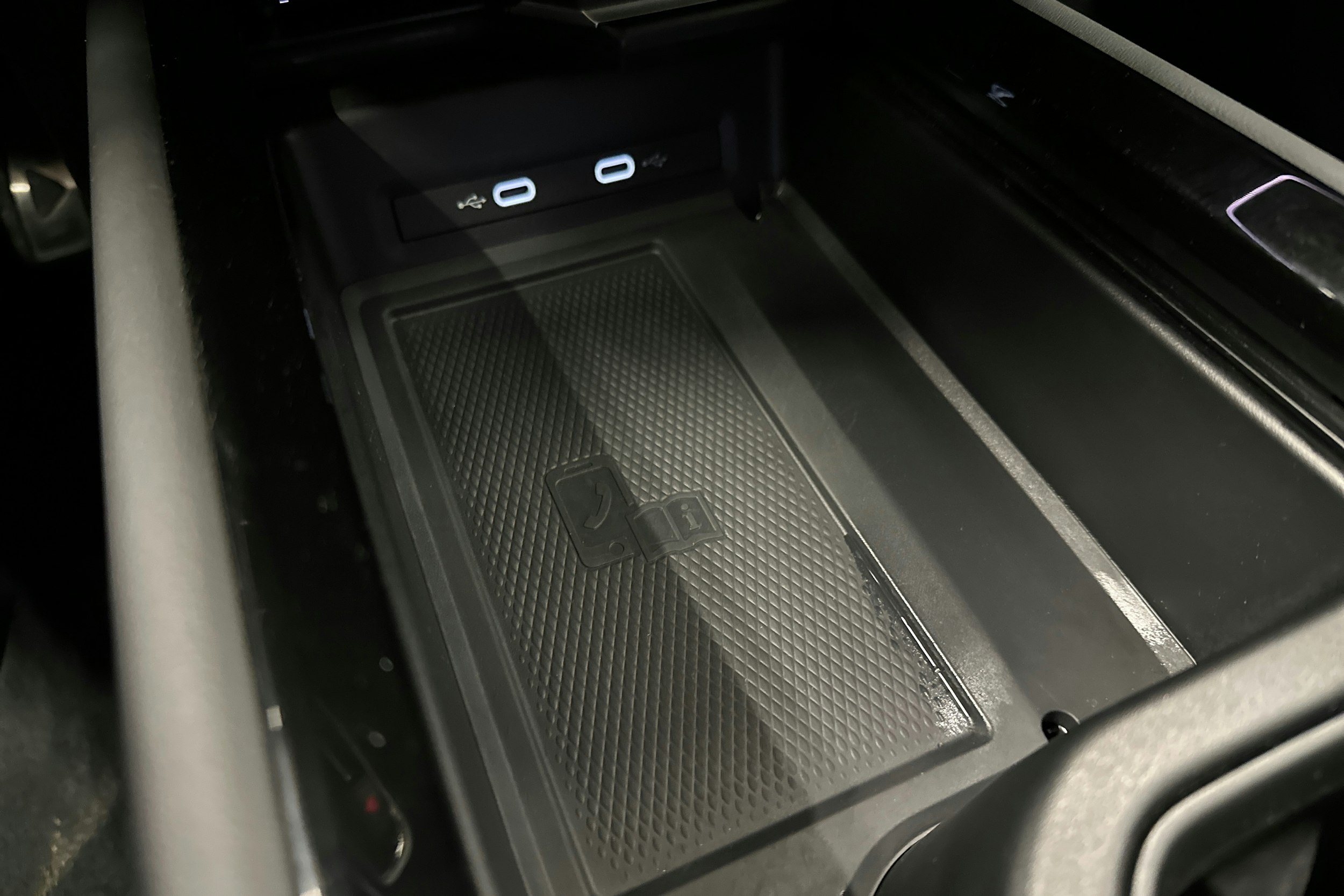 valkoinen Volkswagen ID.7 2024 kuva 28.