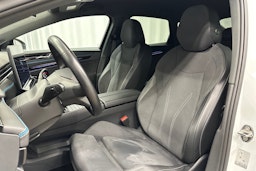 valkoinen Volkswagen ID.7 2024 kuva 29.