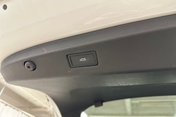 valkoinen Volkswagen ID.7 2024 kuva 31.