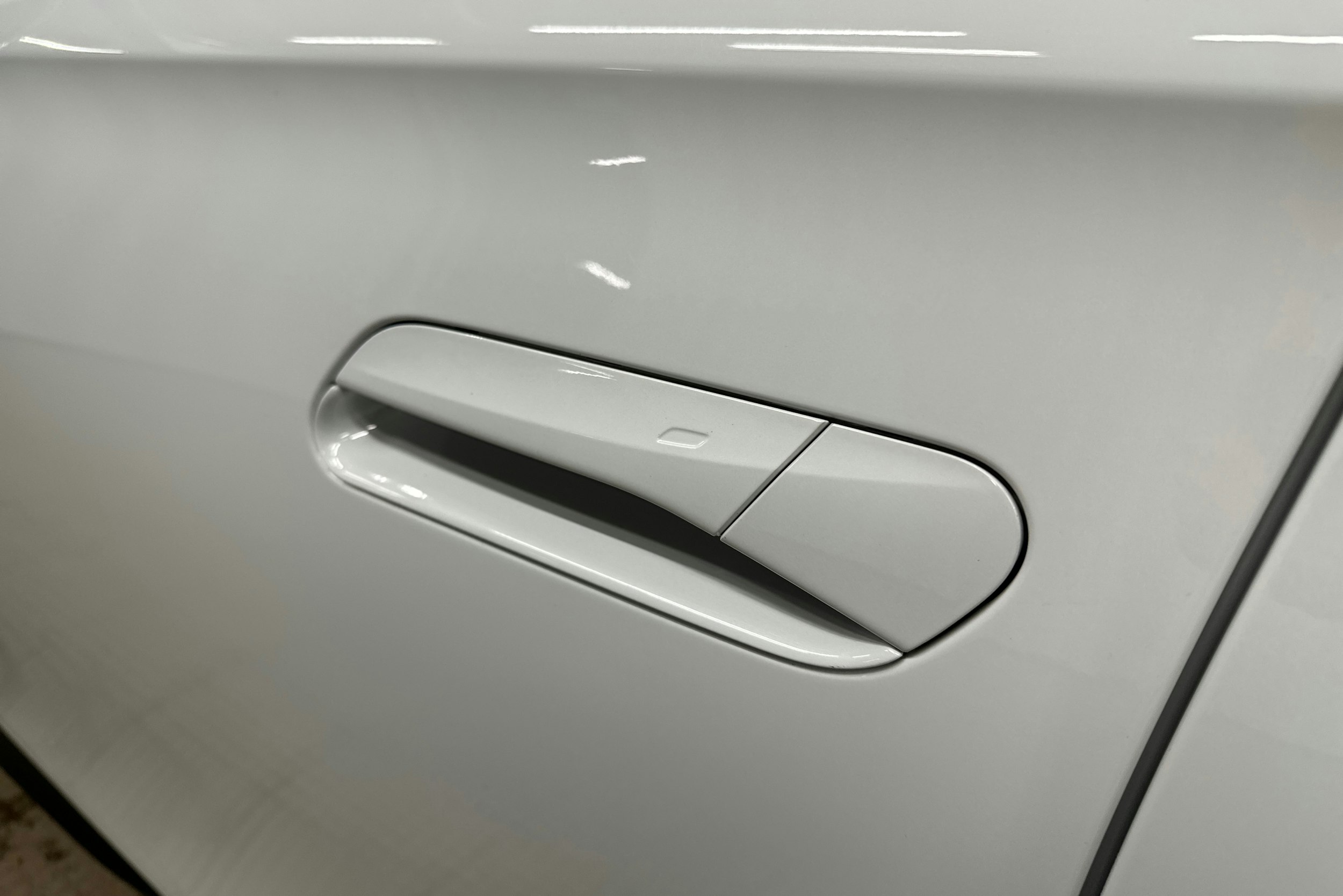 valkoinen Volkswagen ID.7 2024 kuva 32.