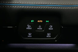 sininen Volkswagen ID.7 2024 kuva 16.
