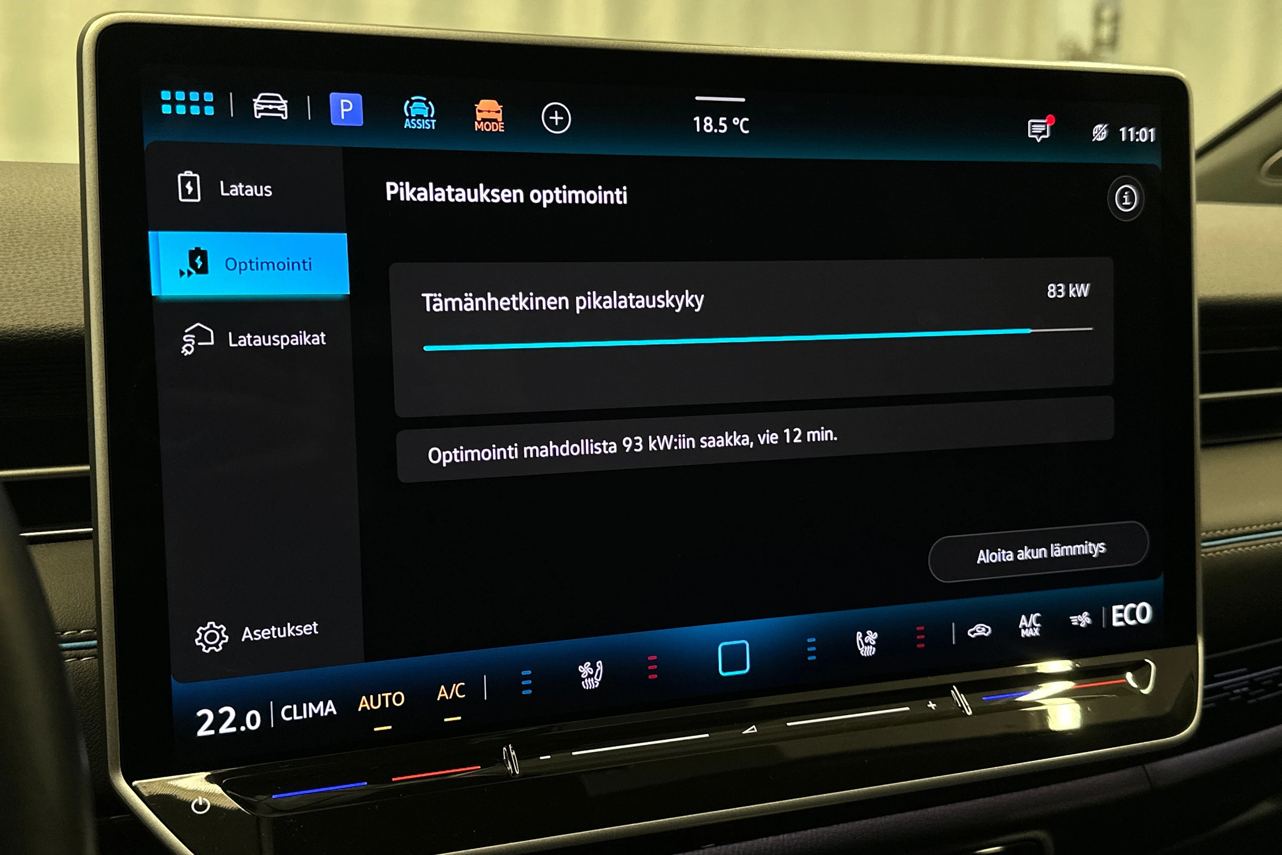 sininen Volkswagen ID.7 2024 kuva 26.