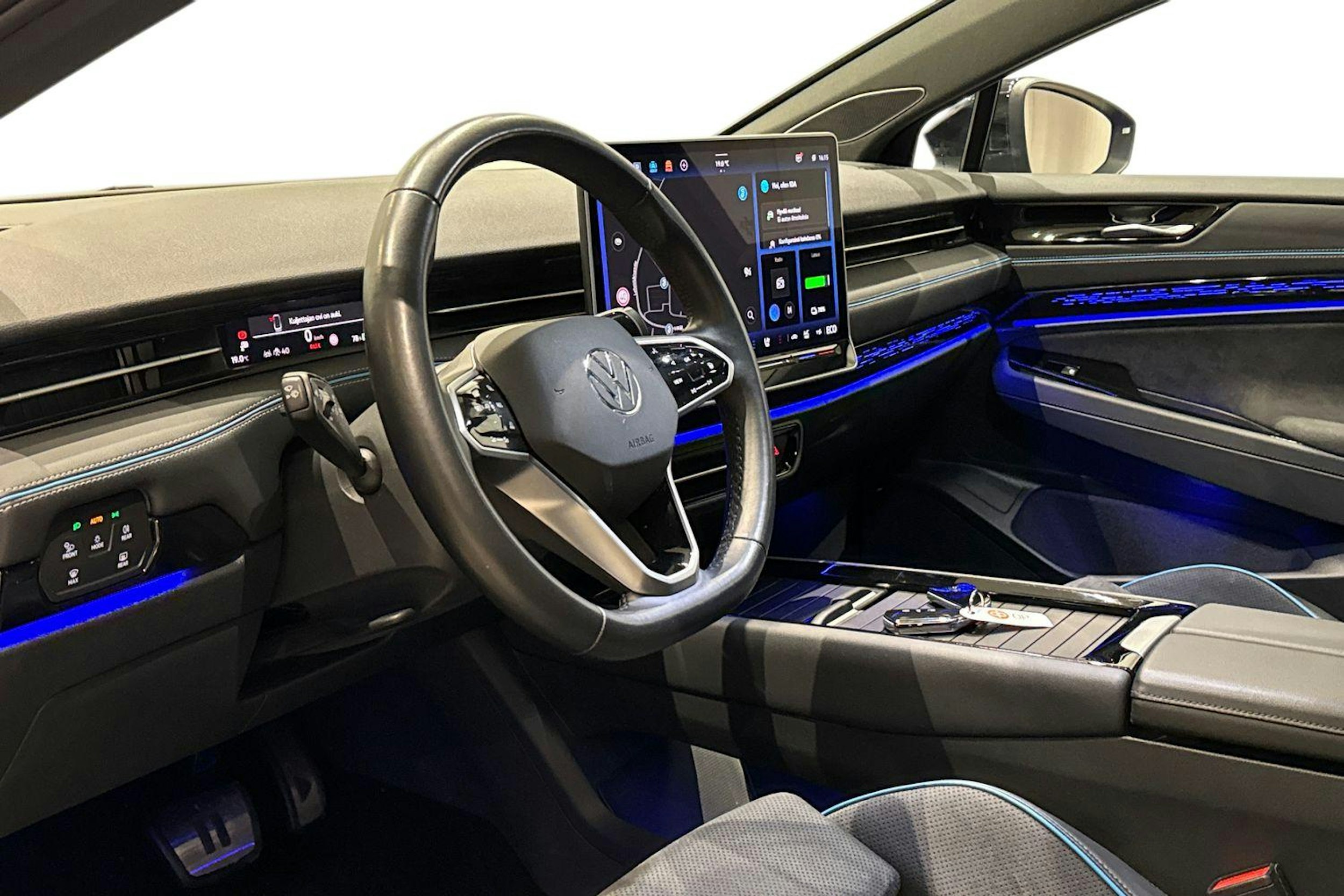 sininen Volkswagen ID.7 2024 kuva 7.