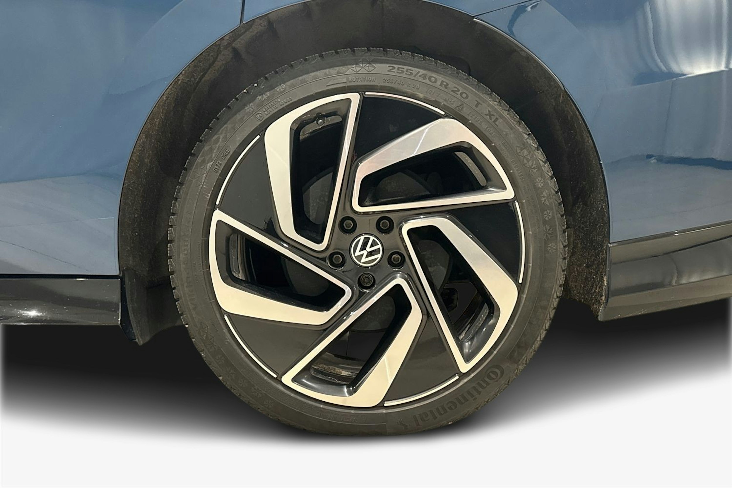 sininen Volkswagen ID.7 2024 kuva 11.