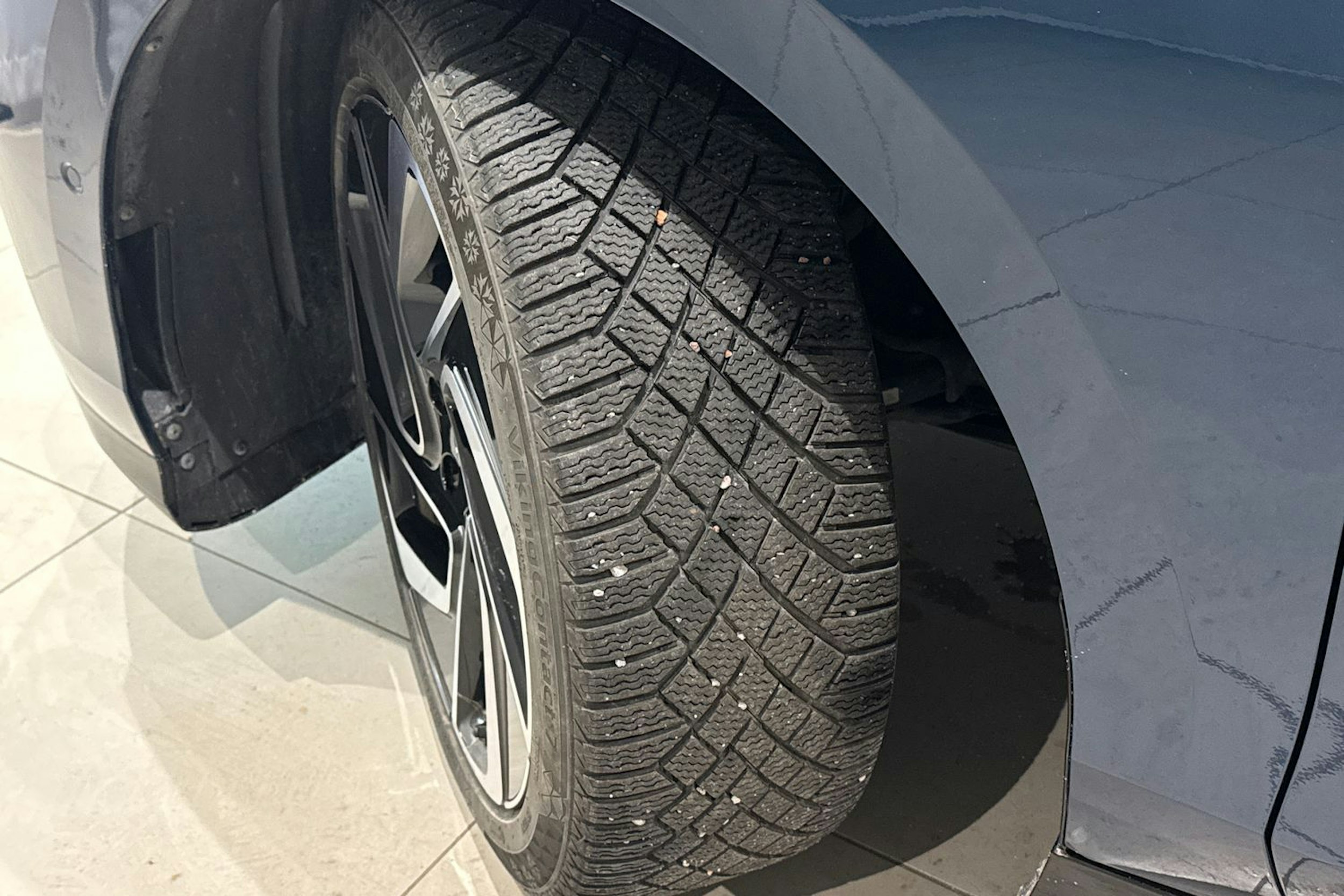 sininen Volkswagen ID.7 2024 kuva 13.