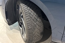 sininen Volkswagen ID.7 2024 kuva 13.