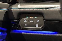 sininen Volkswagen ID.7 2024 kuva 22.