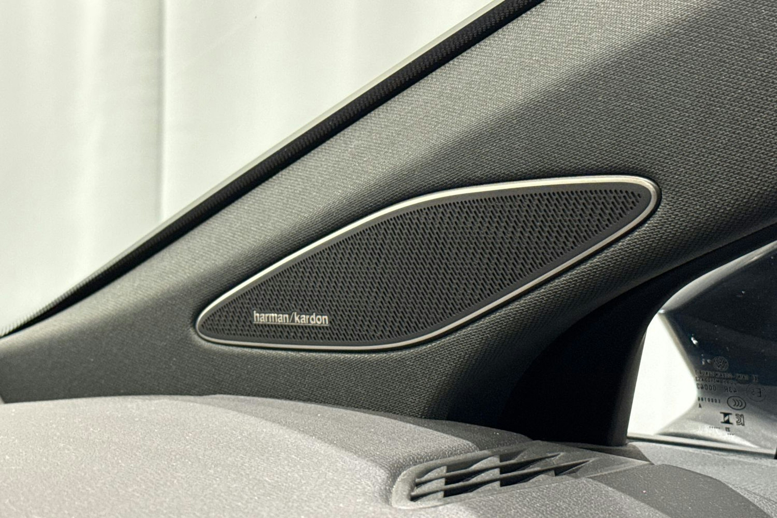 sininen Volkswagen ID.7 2024 kuva 34.