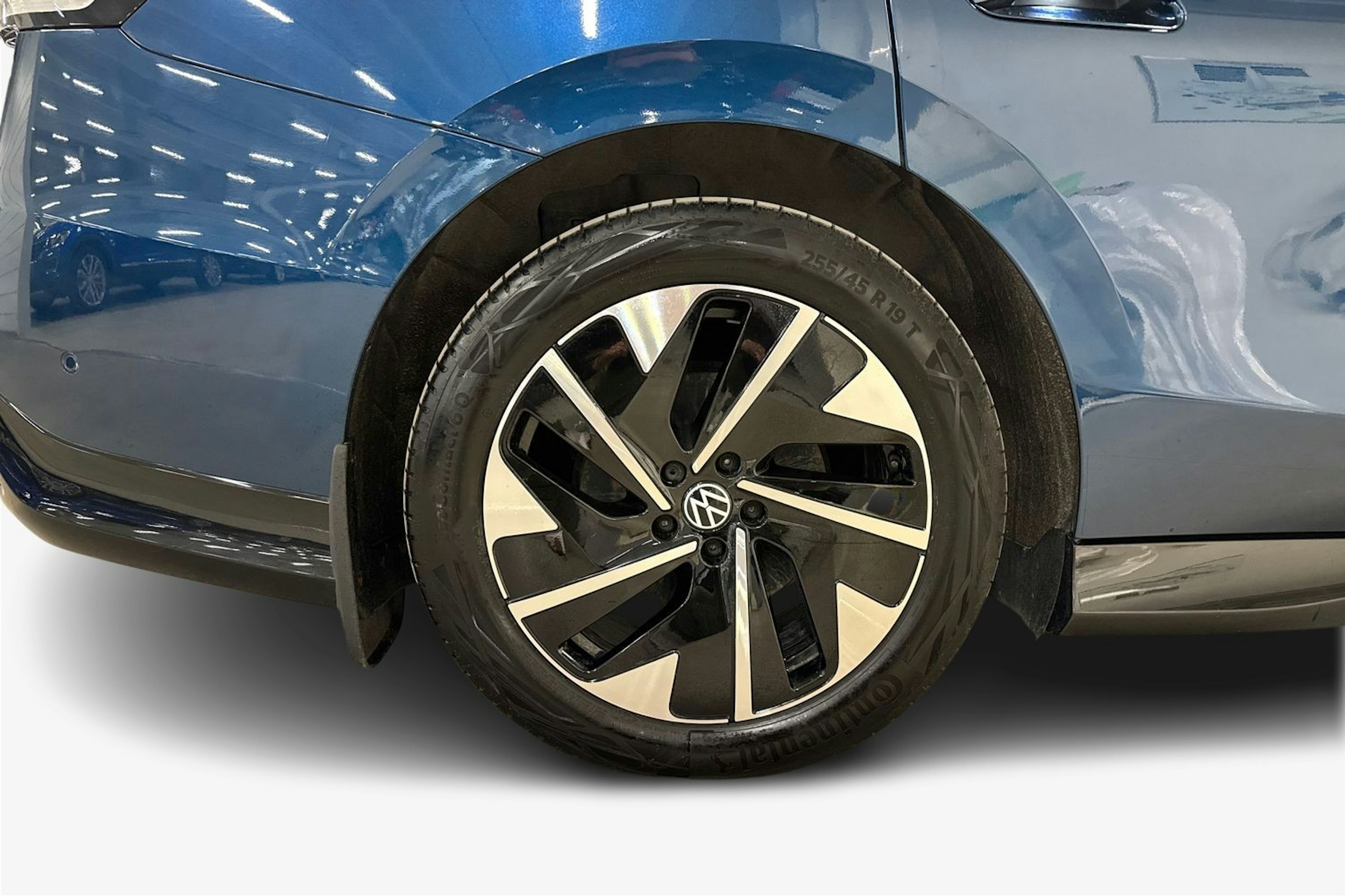 sininen Volkswagen ID.7 2024 kuva 11.