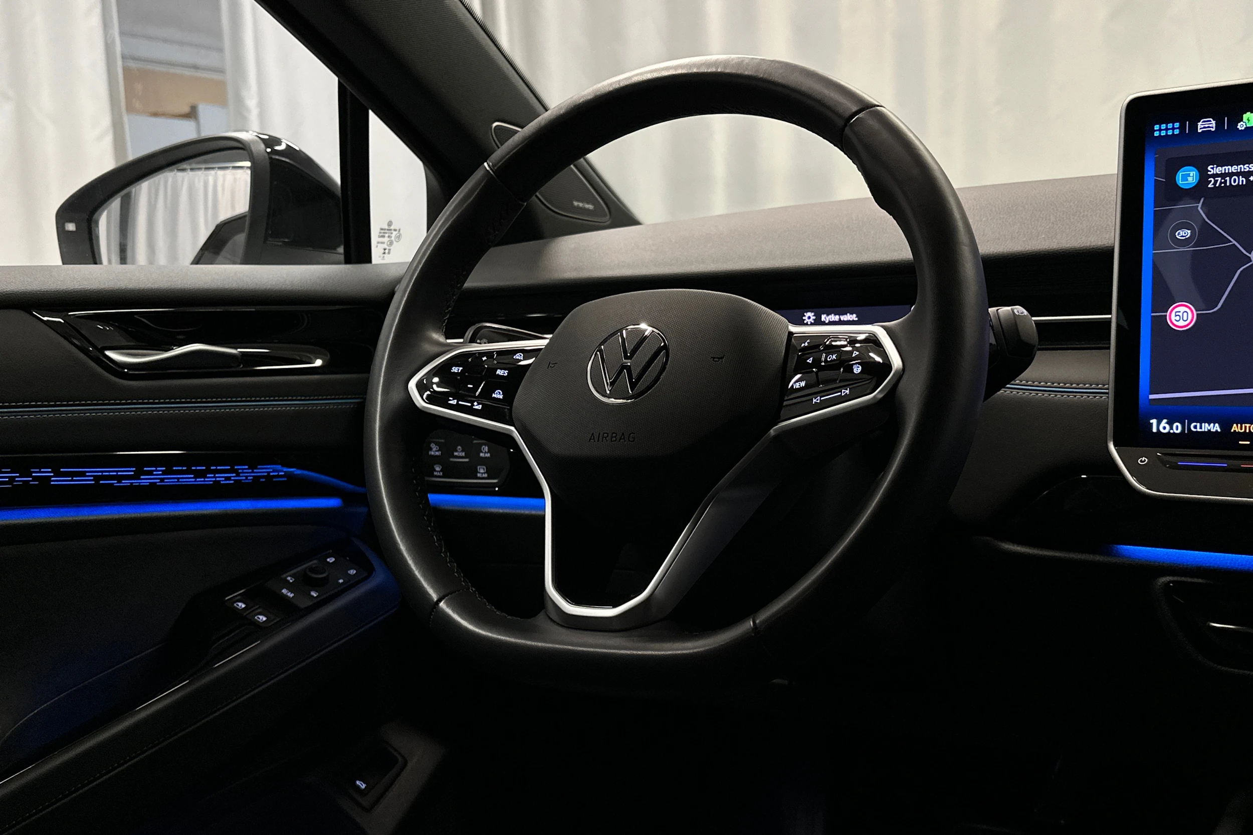 valkoinen Volkswagen ID.7 2024 kuva 20.
