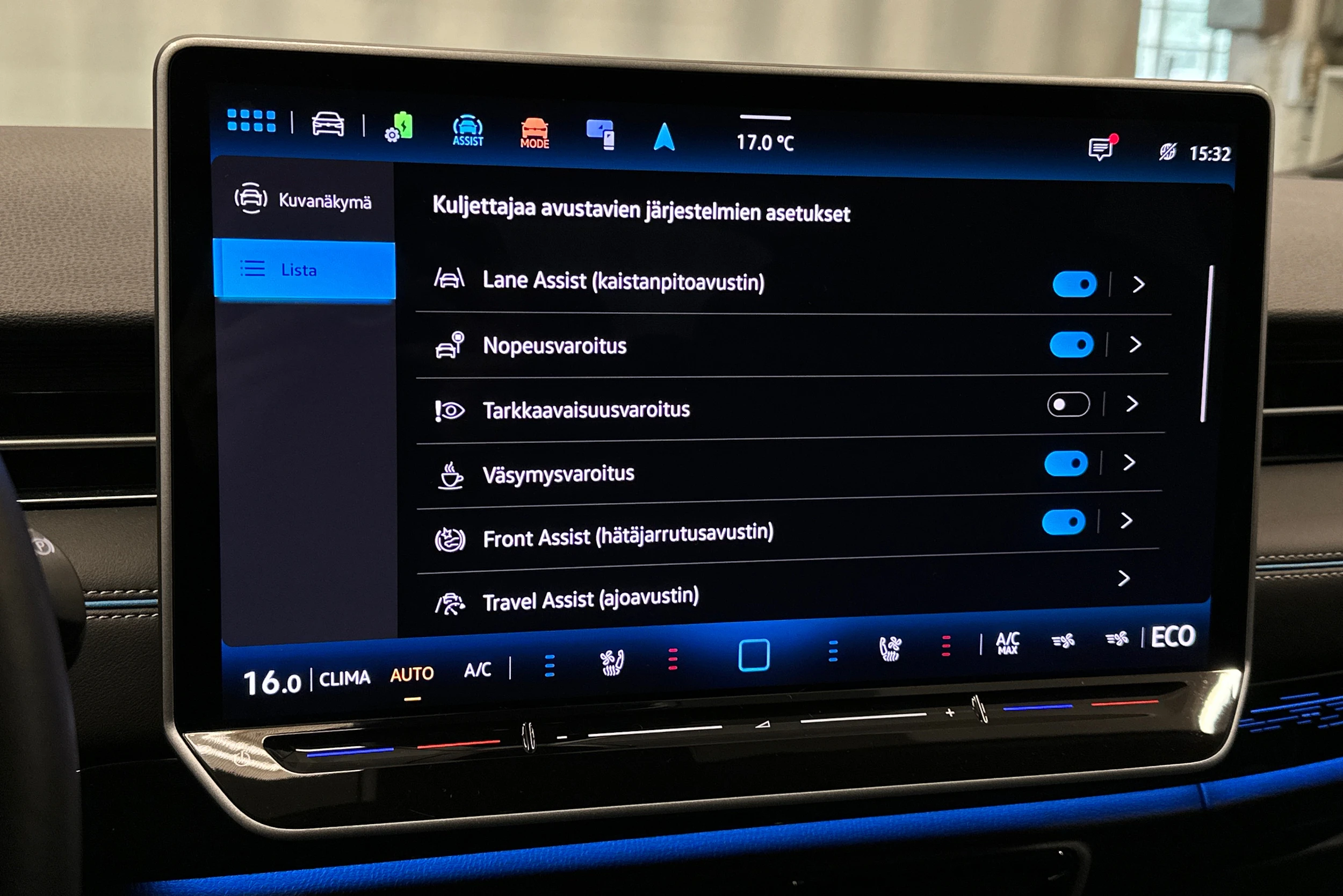 valkoinen Volkswagen ID.7 2024 kuva 25.